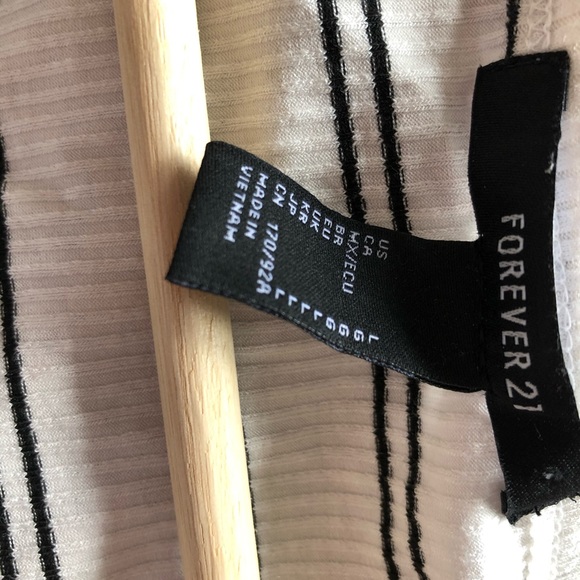 Forever 21 Cropped Long Sleeve Woman’s L - Picture 4 of 4